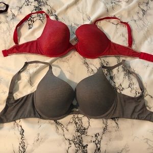 4 Victoria’s Secret bras